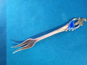 th marthinsen norway vintage sterling /enamel pickle fork
