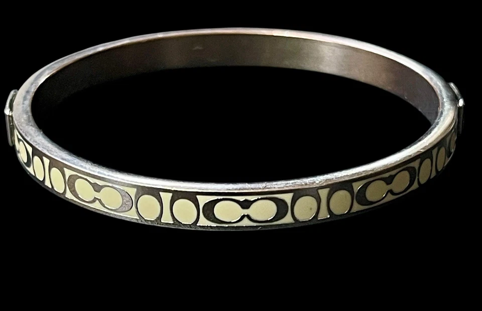 蔻驰标志面霜珐琅 7 3/4 英寸手链银色签名二手状况完好华丽 — 第 3/4 张图片