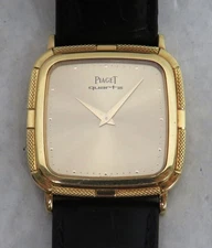 PIAGET 18K GOLD SQUARE TANK 32mm BACK-WINDER WATCH