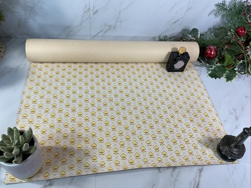 Vintage Roll of Wallpaper ~Delicate Buttercup Yellow Clovers In Dotted Triangle
