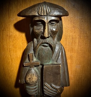 14.5 INCH SANTIAGO DE COMPOSTELA HAND-CARVED ST JAMES STATUE W/ SCALLOP SHELL