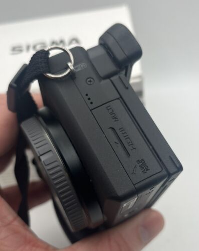 Sony A6400 24.2MP 4K Mirrorless Camera + Sigma 30mm f/1.4 Lens - Picture 11 of 16