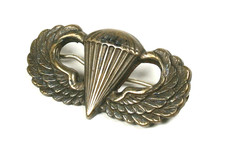 STERLING SILVER VINTAGE WW2 MILITARY US AIRBORNE PARATROOPER PIN PINBACK WINGS