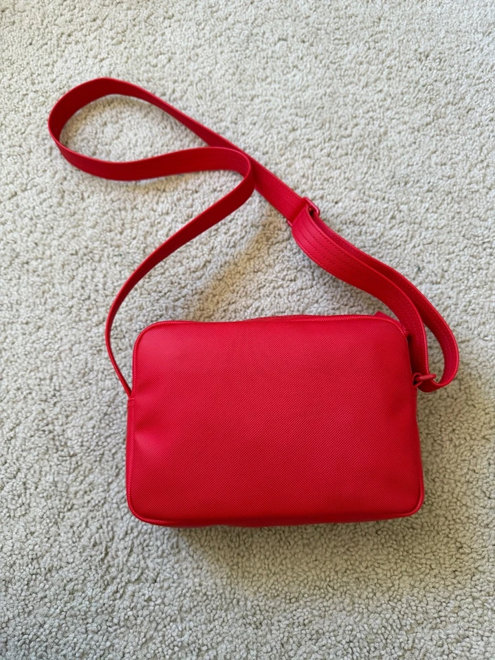 Bolso lateral Lacoste para hombre cruzado rojo Foto 2 de 4