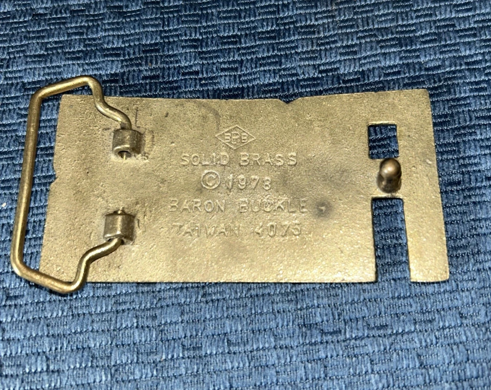 Fivela de cinto FRANK icônica anos 70 recortada bronze nome vintage barão Taiwan - Imagem 2 de 4