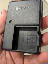 Sony CAMERA BATTERY CHARGER BC-CSGC