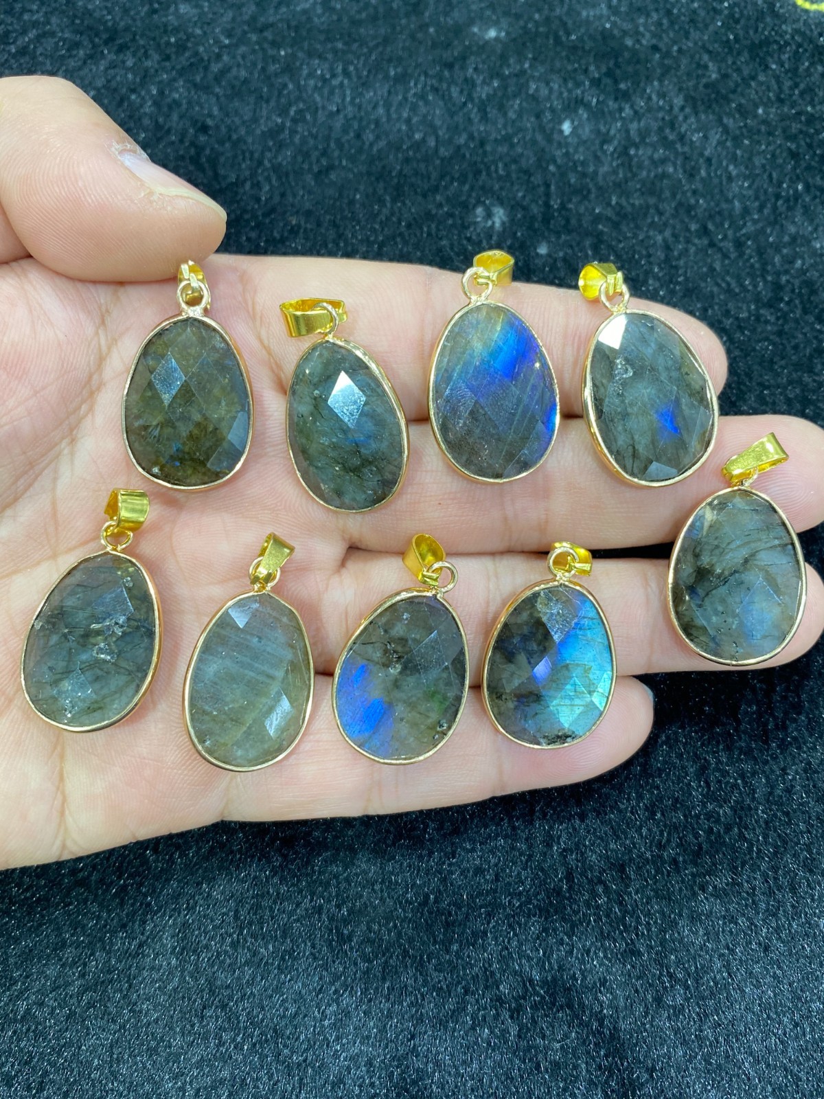 1pc Natural Labradorite Quartz Crystal Carved Pendant skull reiki healing gift