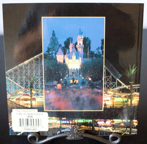 Disneyland Resort : A Pictorial Souvenir by Lorraine Santoli - Picture 2 of 4