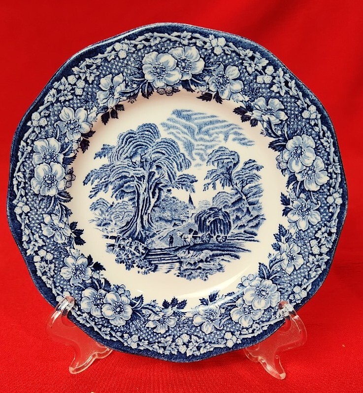 English Tableware by Unicorn, Made in Staffordshire England, 7.5" Plate