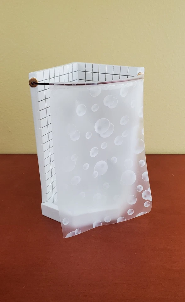 Mueble de baño moderno blanco con ducha de esquina en miniatura para casa de muñecas escala 1:12 Foto 3 de 4