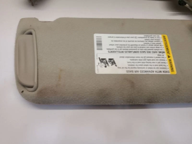 04-05 CHEVY AVALANCHE 1500 RH Right LH Driver Left Sun Visor Illuminated  Foto 3 de 4