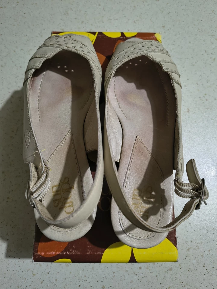 Sandali beige - Immagine 2 di 4