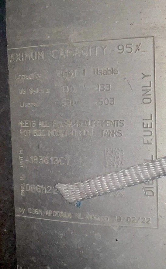 Semirremolque tanque de combustible International LT Foto 3 de 3