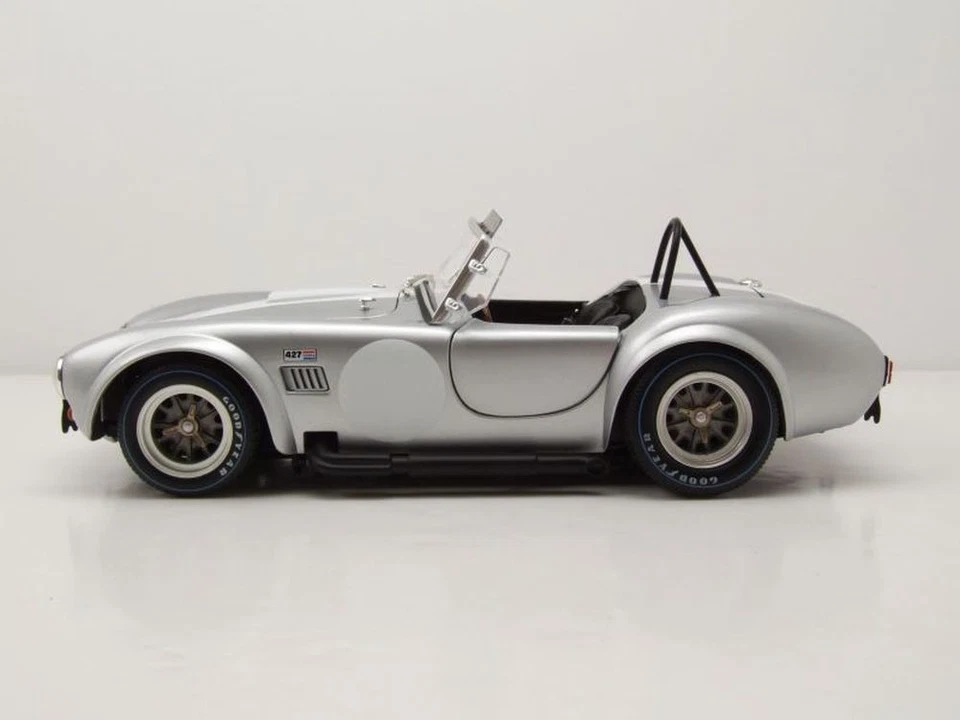 Shelby Cobra 427 S/C Argento Bianco Modellino 1:18 Kyosho - Immagine 3 di 4