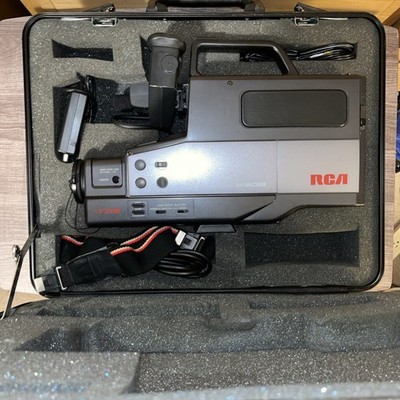 Vintage RCA VHS Camcorder CC275 w/ Image Sensor Hard Case, Battery, UNTESTED
