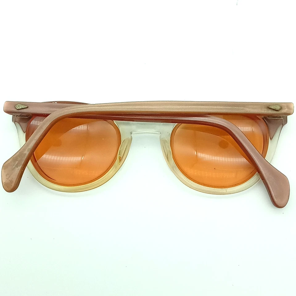 Винтажные солнцезащитные очки American Optical AO Cat Eye розовая градиентная оправа с янтарной линзой - Изображение 2 из 4