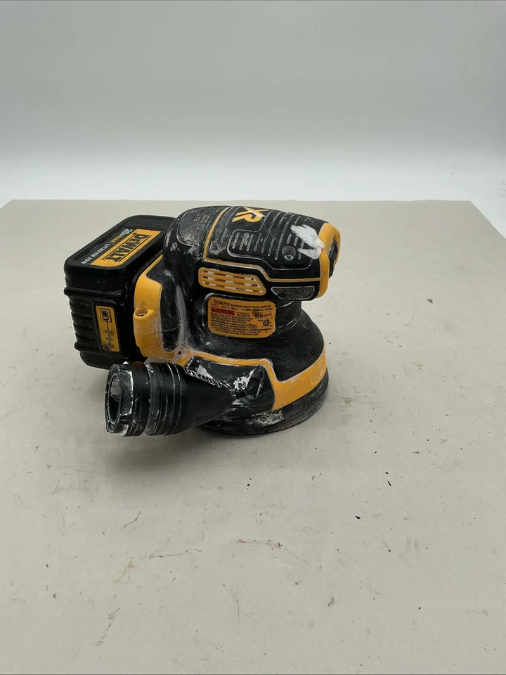 DEWALT XR 20V Brushless Orbit Orbital Sander DCW210 + 3Ah Battery - Image 4 of 4