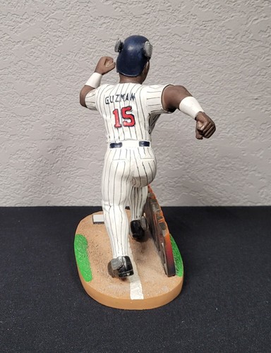 Minnesota Twins MLB Christian Guzman Super Sports Hero Figure - Picture 4 of 7