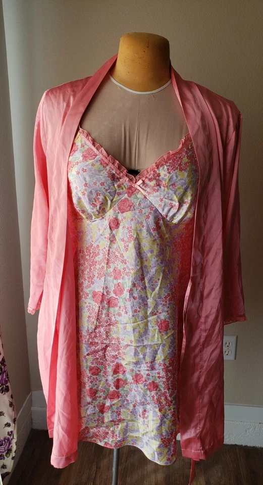 Conjunto de bata corta y camisón de noche Adonna melocotón floral sedoso polietileno Foto 4 de 4