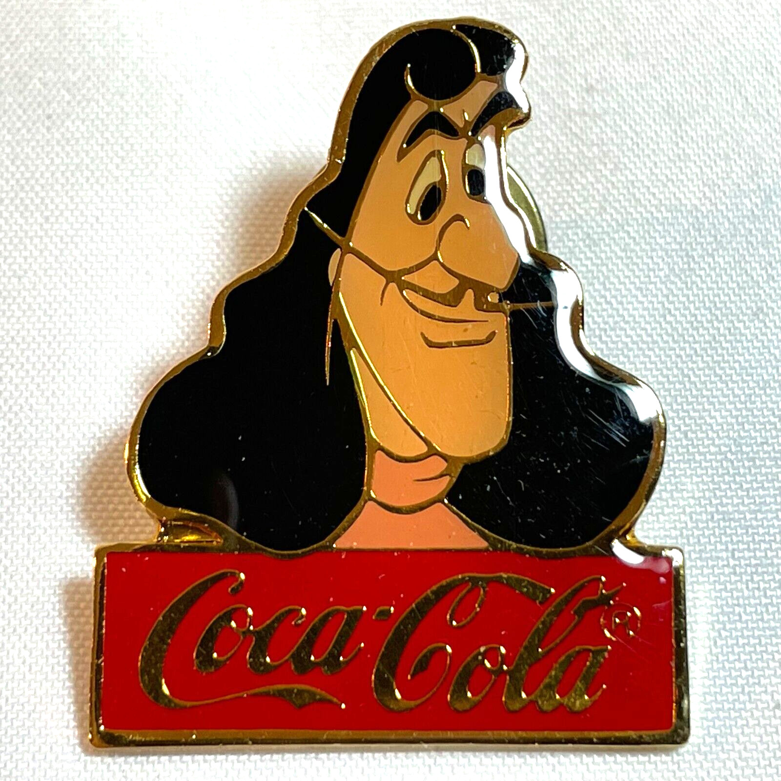 VTG- CAPTAIN HOOK Coca-Cola Walt Disney World WDW 15th Anniversary Cast Pin 1986