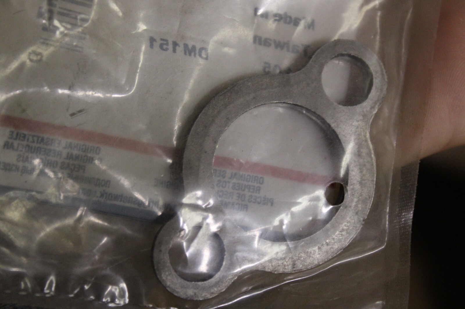 NEW BRIGGS & STRATTON EXHAUST FLANGE 692074 eBay