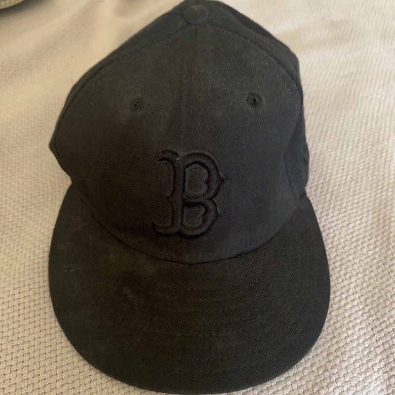 AUTHENTIC NEW ERA Red Sox BASEBALL HAT 7 1/8 WELL CARED FOR