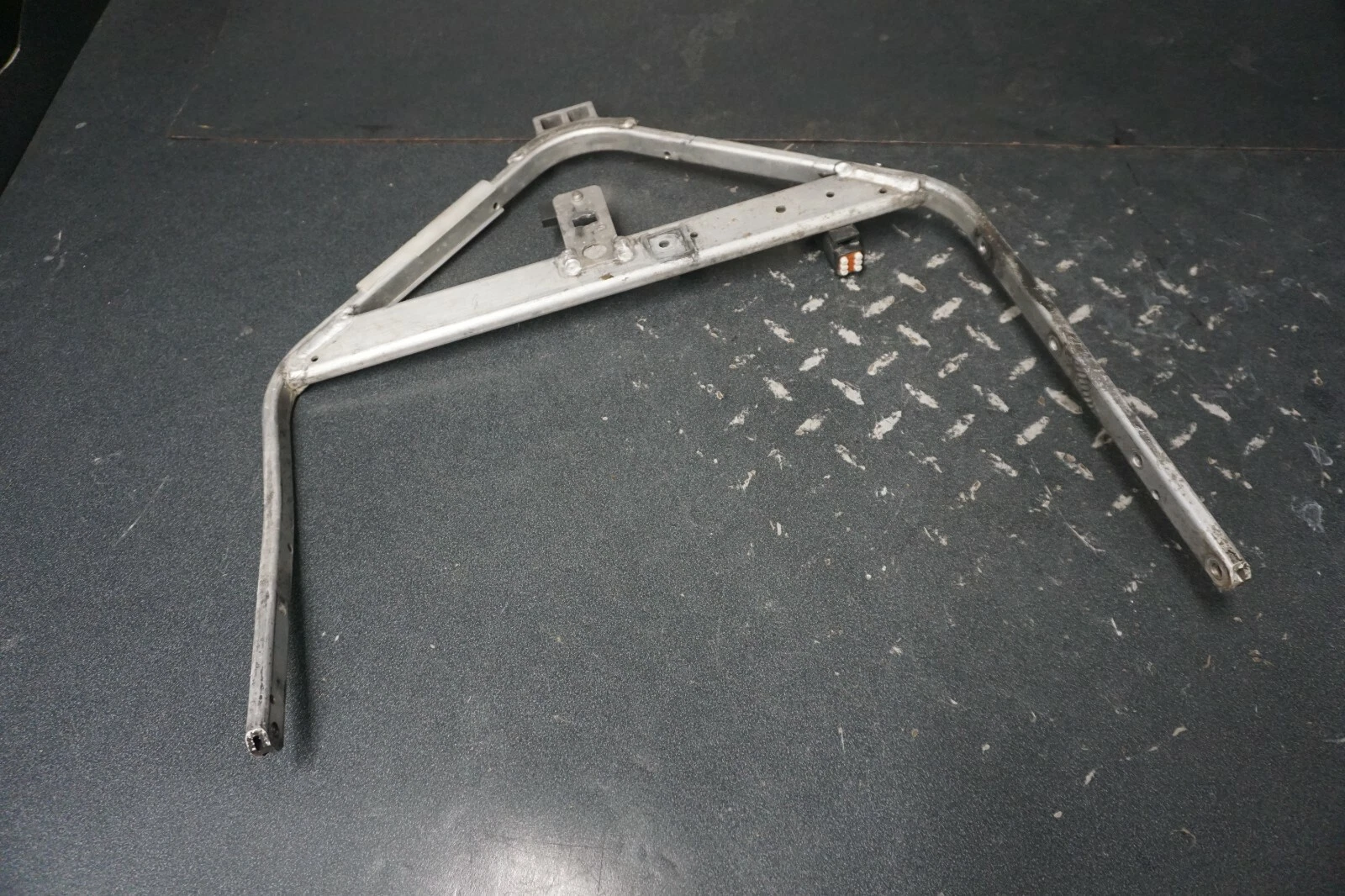 2004-2007 MXZ GSX GTX Summit 800 Ski-Doo OEM Handle Support Frame Bracket