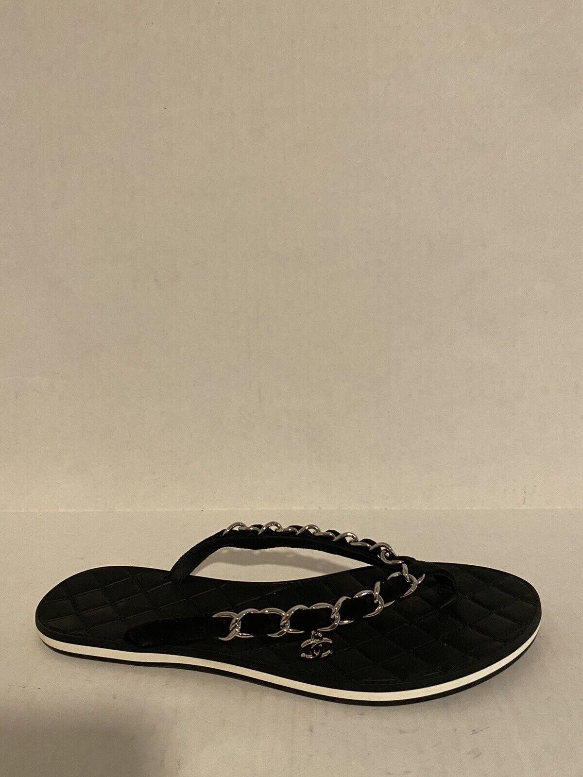 NIB CHANEL Bendable CC Chain Thong Quilted Flat Sandal Black Suede 35 EU  34.5 US