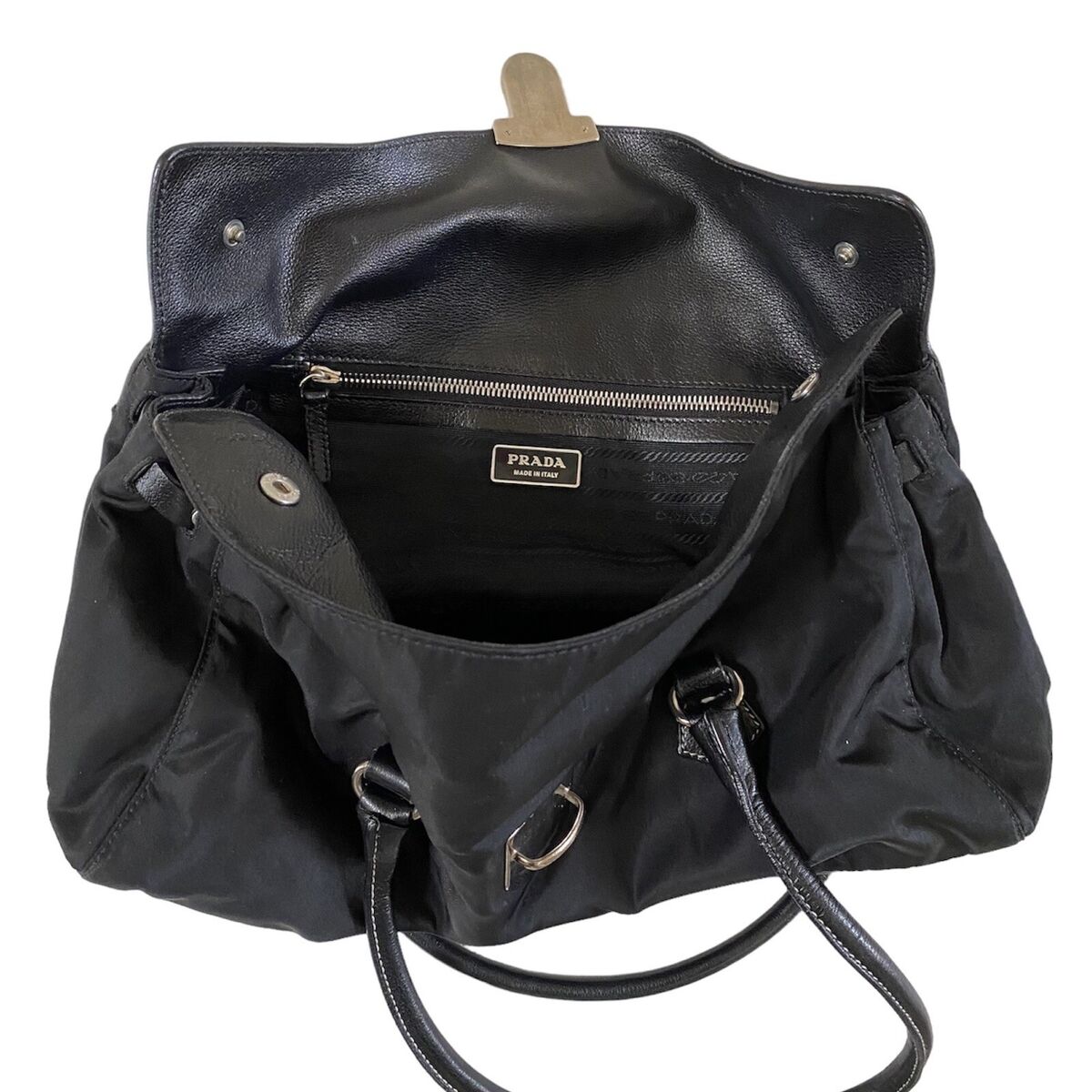 AUTHENTIC VINTAGE PRADA NYLON & LEATHER TESSUTO PUSH-LOCK AUTHENTIC VINTAGE PRADA NYLON & LEATHER TESSUTO PUSH-LOCK
