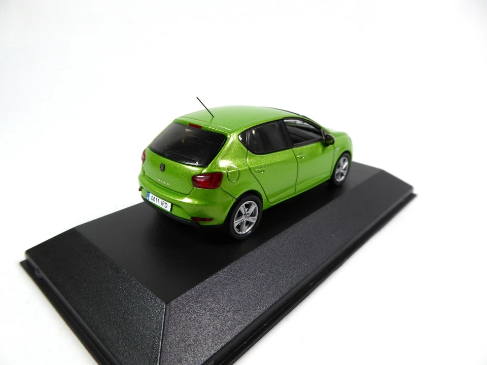 Seat Ibiza Light Green 1/43 Minichamps Voiture Miniature Diecast SE15 - Photo 3/4