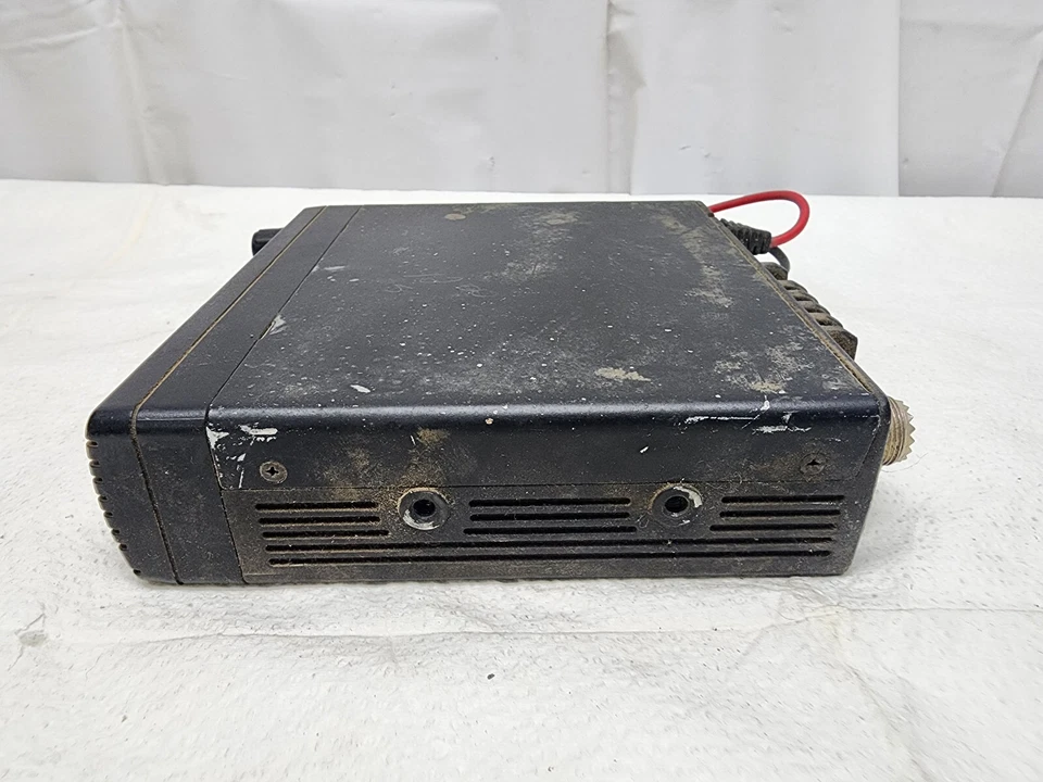 Midland MO1008 VHF 8 Channel 136-174MHz Mobile Radio - Image 4 of 4