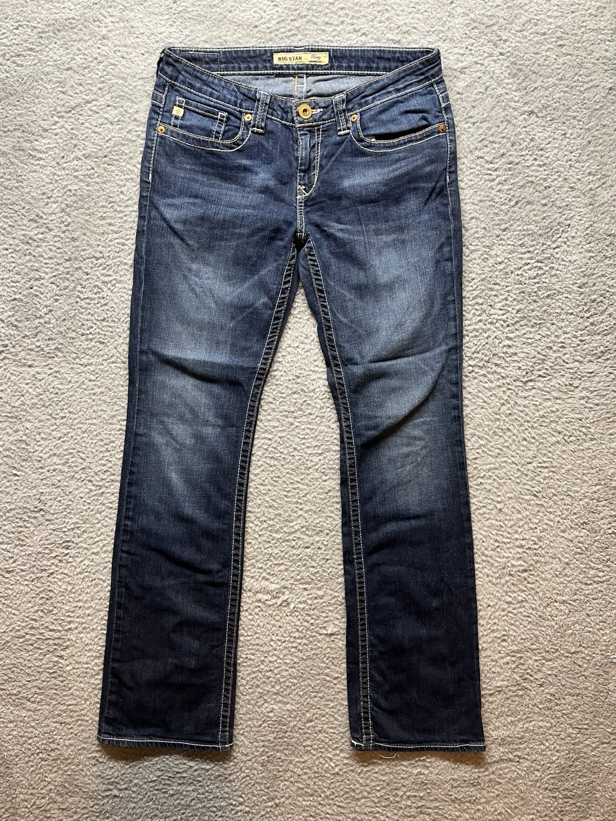 Women's 30l Low Rise Boot Dark Wash Pant Distressed