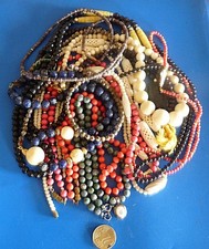 Beau LOT Colliers Anciens Rétro Occasion  Pierres lapis Corail Noir Divers 240 G