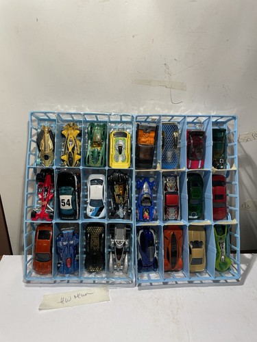 Vintage Diecast Autos 24 Matchbox 24 Hot Wheels mit 60er Matchbox Koffer 1990 + Lot 7 - Bild 2 von 8