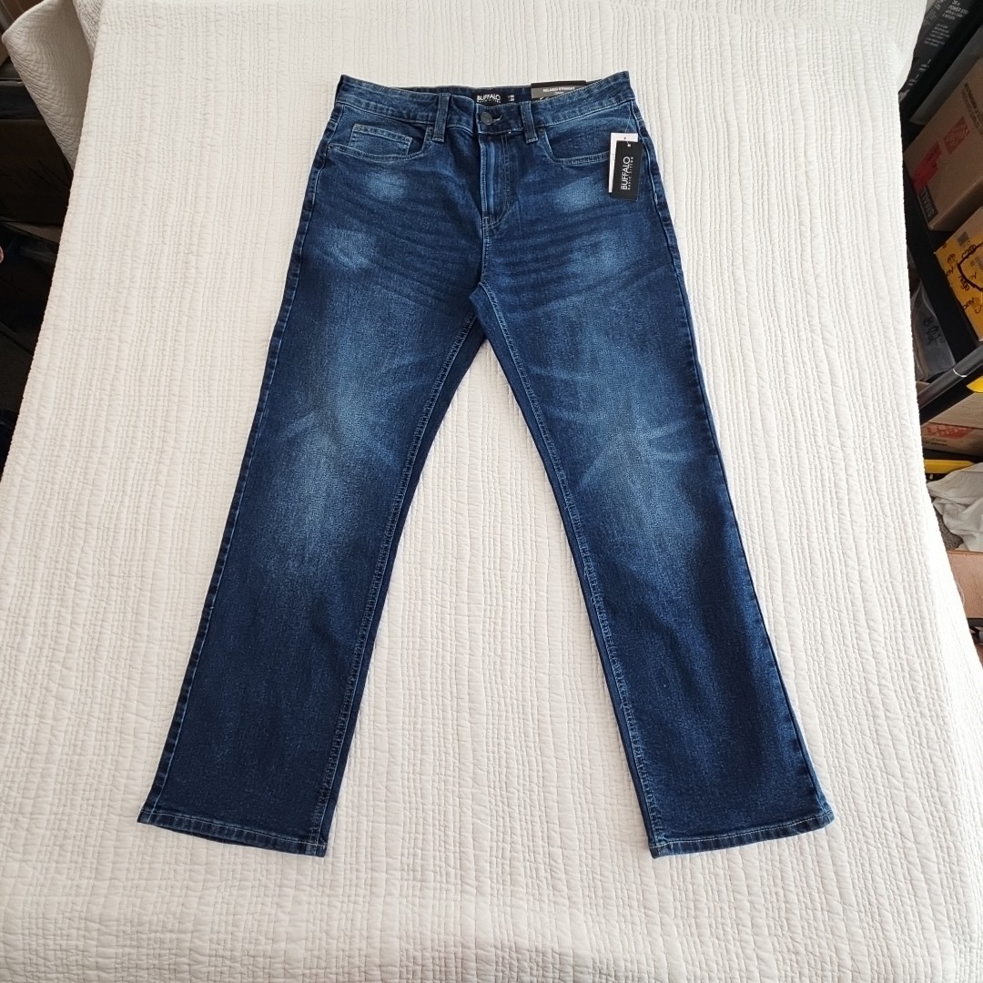 's 32x30 Medium Wash Nwt Relaxed Straight