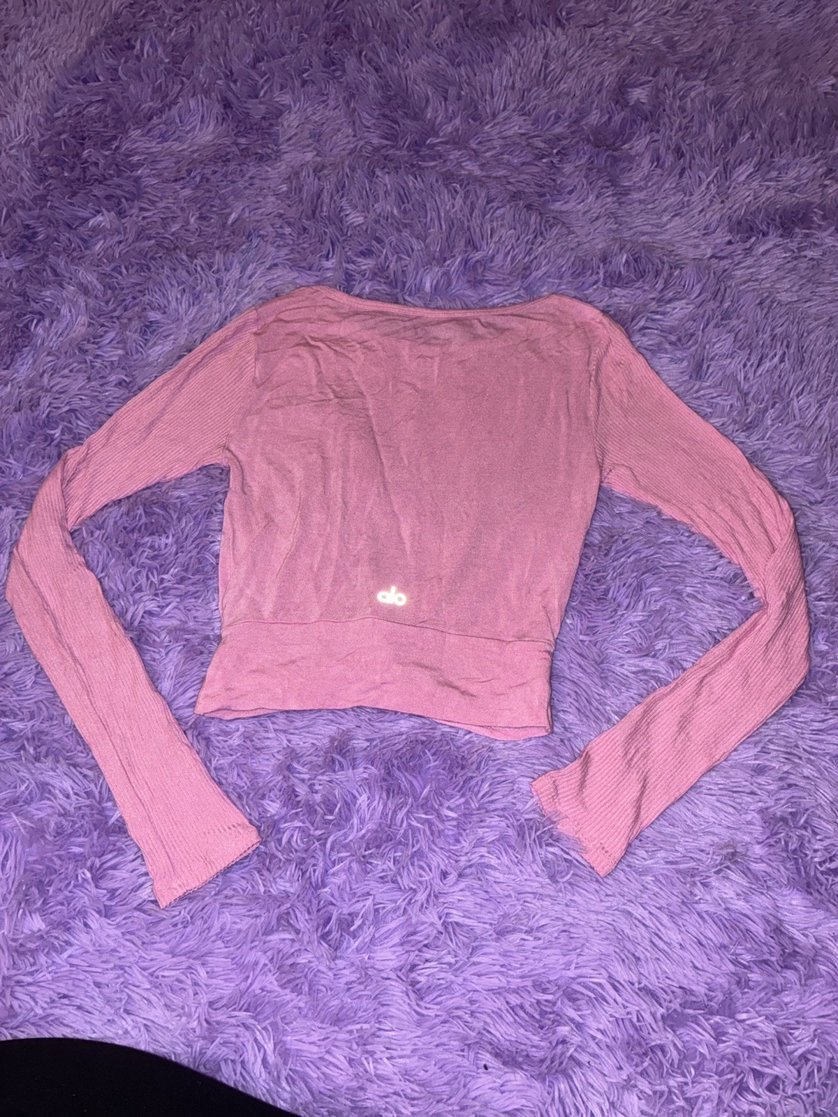 Alo Women's Pink Cropped Crew Neck Long Sleeve Pullover Activewear Top