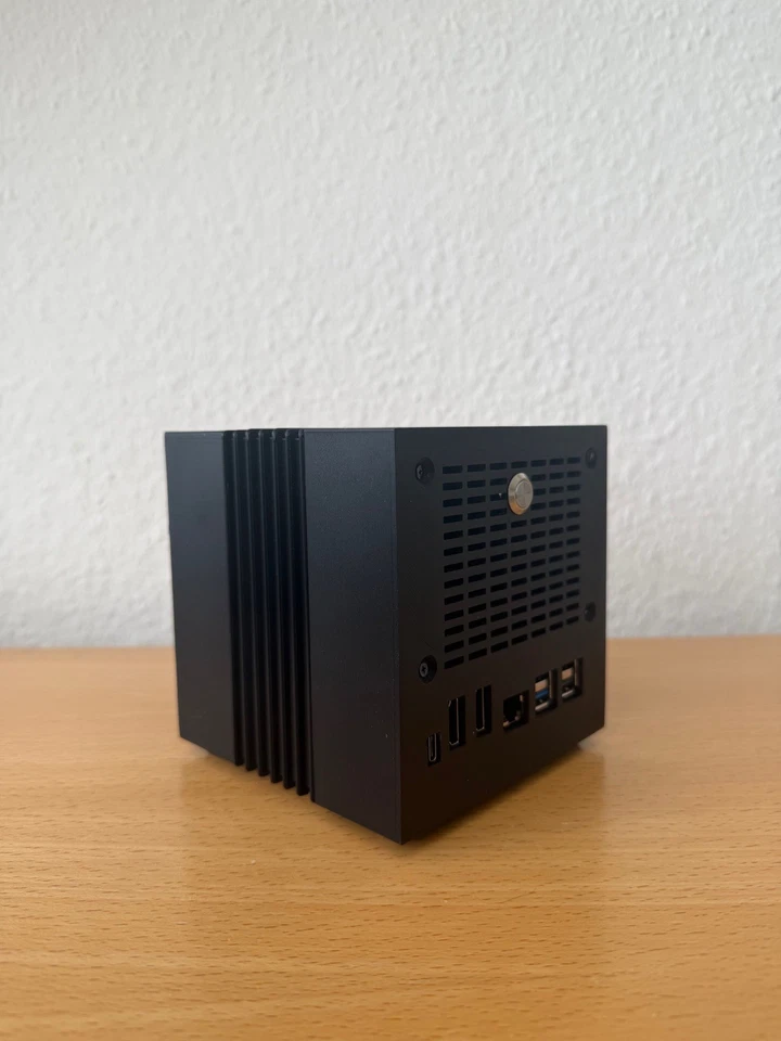 NeXTcube  im Maßstab 1:3 - Raspberry Pi 5 m. 8GB und 128GB SSD - funktionsfähig - Bild 2 von 3