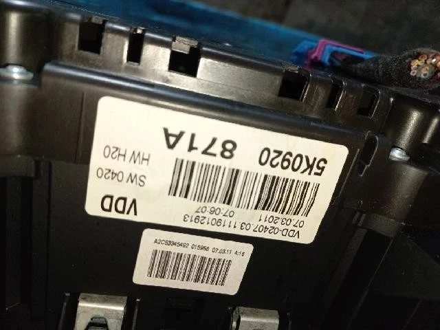 Приборные панели 2011 Volkswagen Golf BlueMotion - Изображение 4 из 4