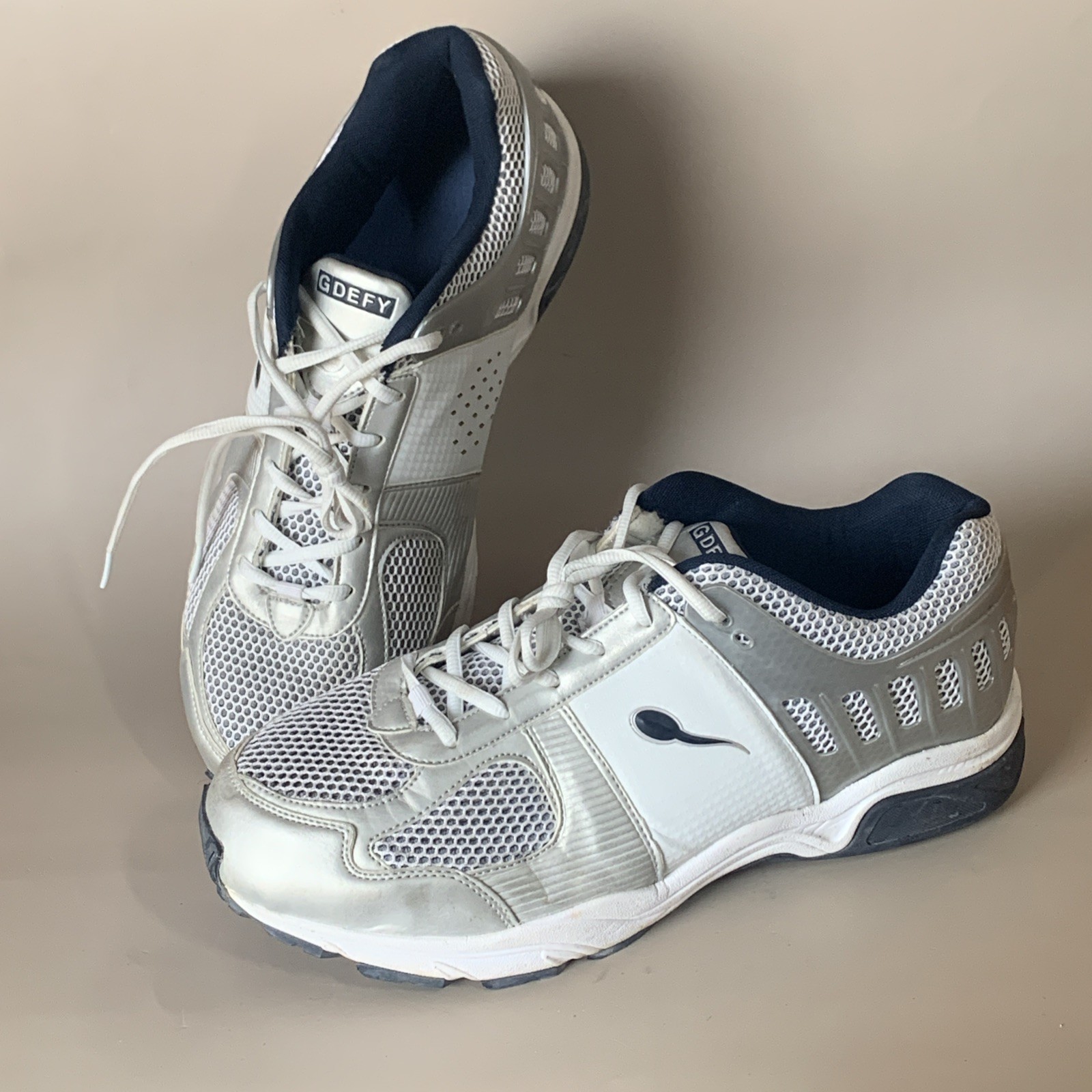 SAOLA Scarpe balistiche uomo GDEFY Gravity Defyer bianco argento tg. 13 orig. 'logo sperma'