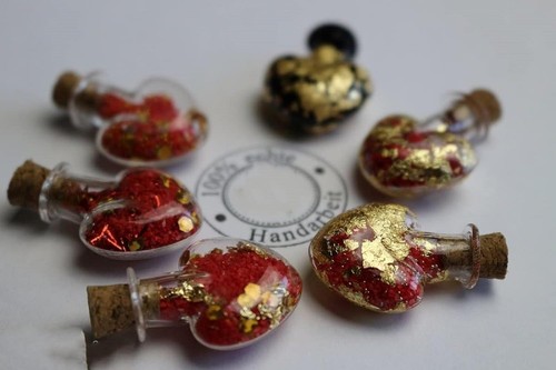 Gold Glitter Foil Flakes For Nail Art Resin Crafts Home Decor 10G Pack - Picture 6 of 6