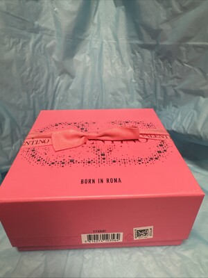 BORN IN ROMA ギフトボックス VALENTINO~ BORN IN ROMA Original gift Box- 7in x 7in. x 3in. EMPTY