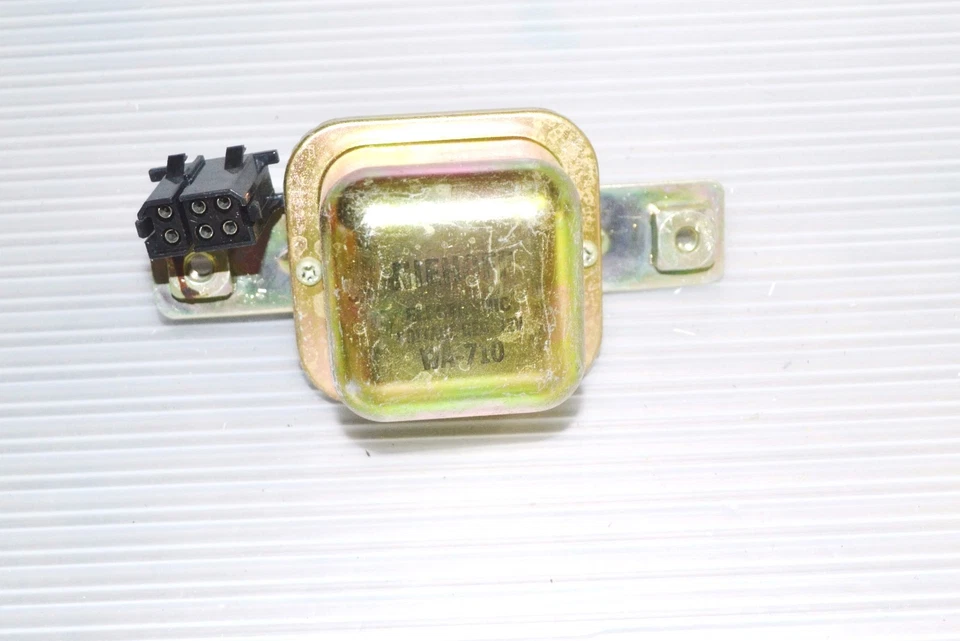 Регулятор напряжения для NISSAN 200SX NISSAN 610 NISSAN 710 NISSAN 810 NISSAN B210 - Изображение 2 из 3