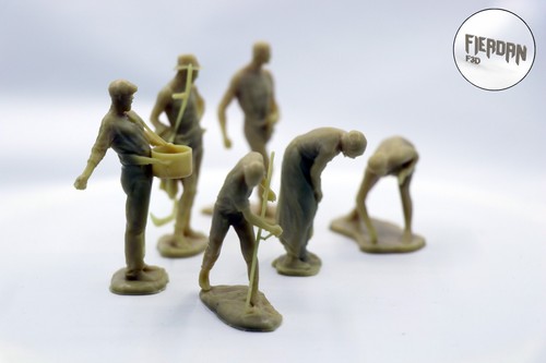 NEW RELEASE 2024 FIERDAN Toy Soldiers WW2 Civilians Village dwellers Scale 1:32 - Picture 6 of 6