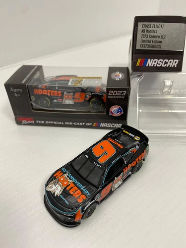 NASCAR 2023 CHASE ELLIOTT #9 HOOTERS 1/64 CAR