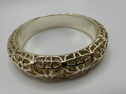Kendra Scott Logotipo de filigrana dorada retirada Hagan Brazalete - Imagen 4 de 6