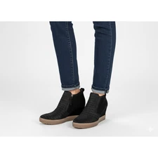 Sofft Slayton Black Suede wedge Textured Leather Lug Sole Ankle Boot Bootie 7.5