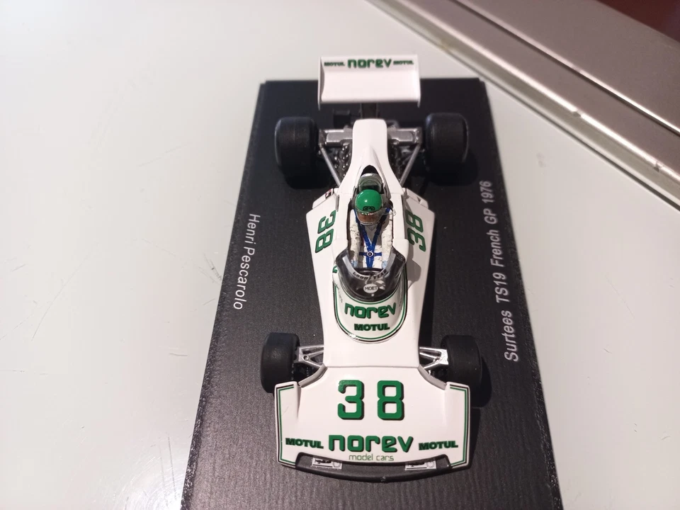 SURTEES TS19 #38 Henri Pescarolo - French GP 1976 - Spark 1/43 - Ref. S4005 - Immagine 4 di 4