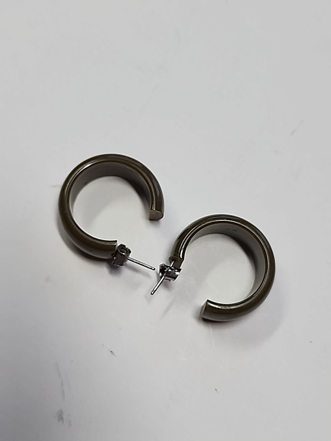 Spinach Solid Green Bakelite Round Half Hoop Pier… - image 8