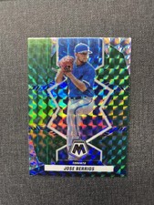 2022 Panini Mosaic Jose Berrios #54 Green Swirl Mosaic 🔥 Toronto Blue Jays