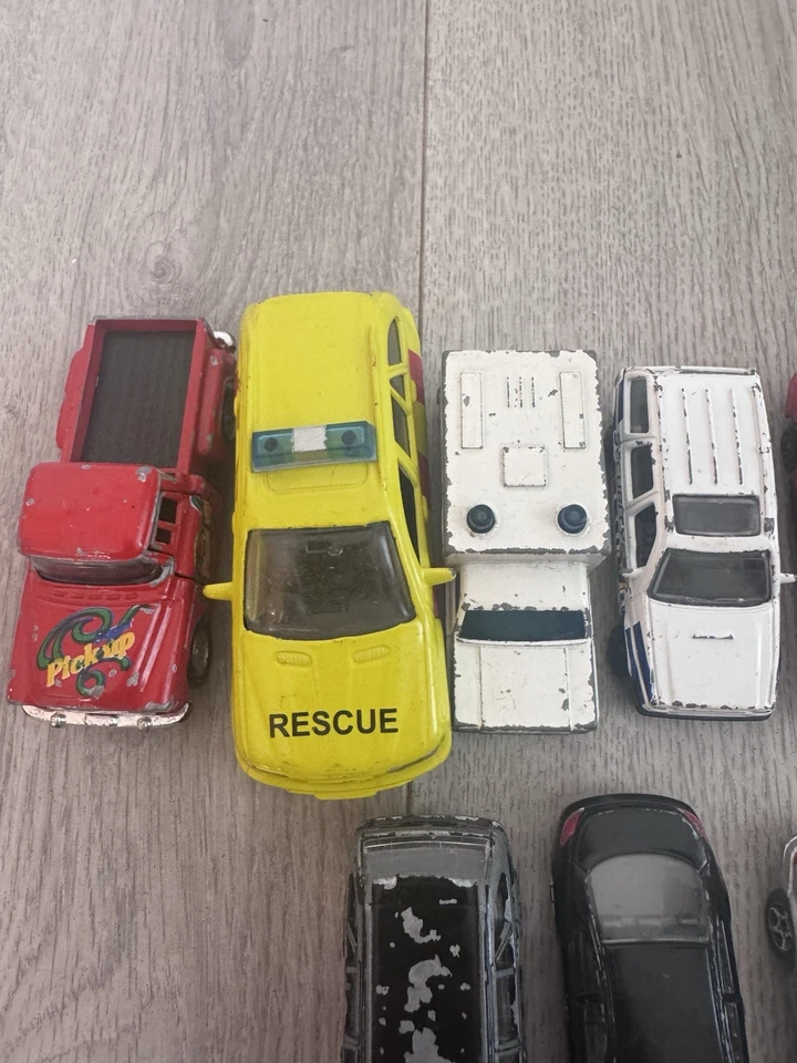 Paquete de coche diecast x10 - Matchbox, Realtoy, Motor Max - Edades/estado mixto Foto 3 de 4